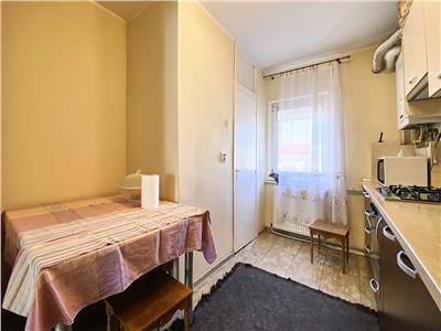 Apartament 4 camere, decomandat, mobilat, utilat, Zorilor.