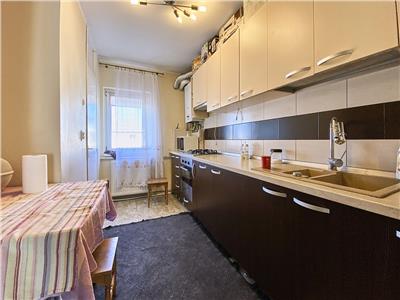 Apartament 4 camere, decomandat, mobilat, utilat, Zorilor.