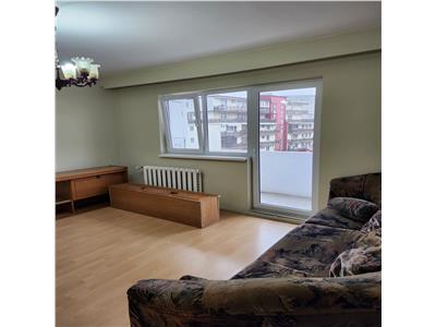 Apartament 3 camere, S 64 mp + 2 balcoane, decomandat, Lacul Ro?u.