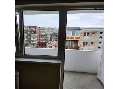 Apartament 3 camere, S 64 mp + 2 balcoane, decomandat, Lacul Ro?u.