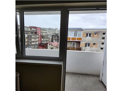 Apartament 3 camere, S 64 mp + 2 balcoane, decomandat, Lacul Roșu.