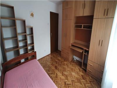 Apartament 2 camere, decomandat, mobilat, Între Lacuri.