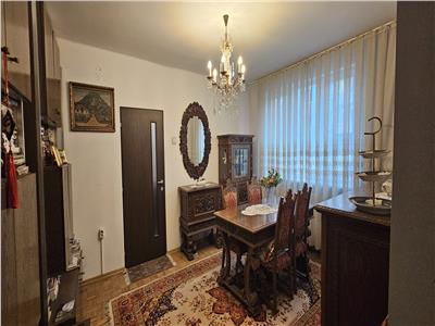 Apartament 3 camere, S69 mp., etaj 1din 4, Piata Mihai Viteazu
