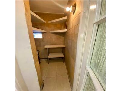 Apartament 2 camere, decomandat, mobilat, zona Pta Cipariu.