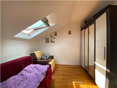 Apartament 2 camere, S 49 mp, semidecomandat, Lunii.
