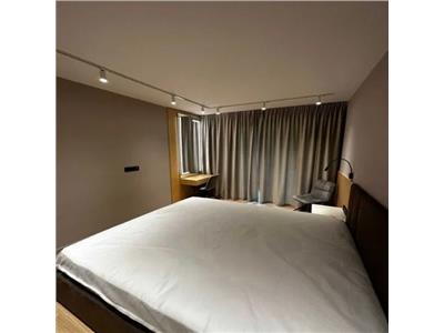 Apartament 2 camere, decomandat, S 55 mp + balcon, Str. Plopilor.