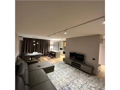 Apartament 2 camere, decomandat, S 55 mp + balcon, Str. Plopilor.