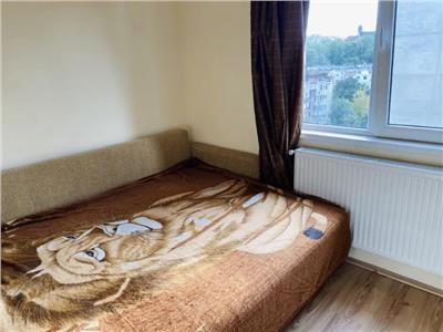 Apartament 2 camere, S 40 mp, mobilat, Str. Plopilor.
