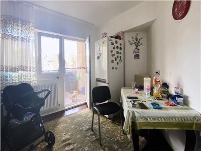 Apartament 2 camere, decomandat, 2 balcoane, Piața Mărăști.