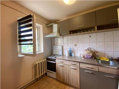 Apartament 2 camere, decomandat, mobilat, utilat, Primăverii.