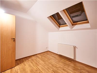 Apartament in masarda, 2 camere, S 48 mp, Str. Lunii.