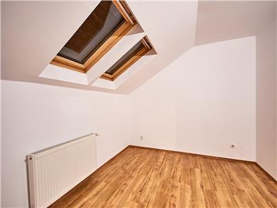 Apartament in masarda, 2 camere, S 48 mp, Str. Lunii.
