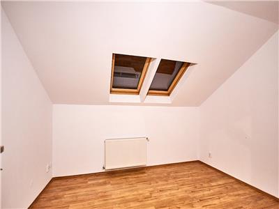 Apartament in masarda, 2 camere, S 48 mp, Str. Lunii.