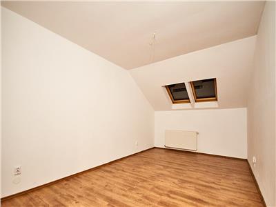 Apartament in masarda, 2 camere, S 48 mp, Str. Lunii.