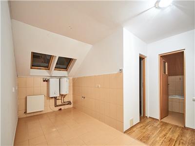 Apartament in masarda, 2 camere, S 48 mp, Str. Lunii.