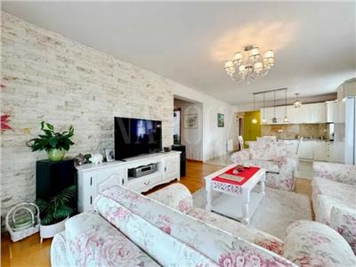 Apartament 3 camere, decomandat, 2 parc?ri, mobilat, Europa.