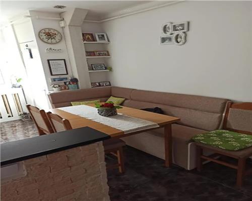 Apartament 2 camere, decomandat, Plopilor.