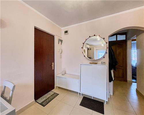 Apartament 3 camere decomandat, 2 bai, str. Sesului, Plopilor