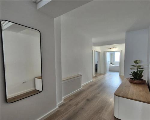 Apartament 3 camere, S 77 mp, Europa.
