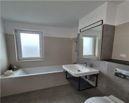 Apartament 3 camere, S 77 mp, Europa.