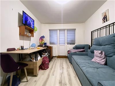 Apartament 3 camere, etaj 2/4, str. Oasului