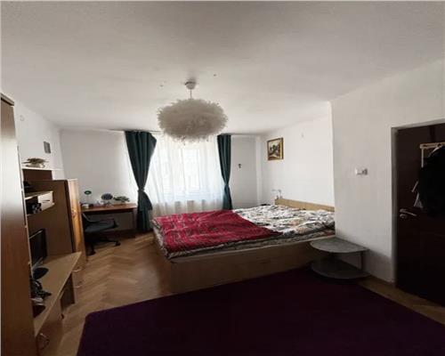 Apartament 2 camere, decomandat, zona The Office.