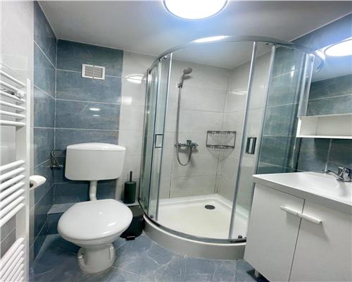 Apartament 4 camere, mobilat, utilat, Între Lacuri.