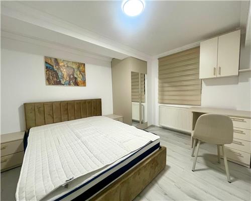Apartament 4 camere, mobilat, utilat, Între Lacuri.