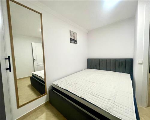 Apartament 4 camere, mobilat, utilat, Între Lacuri.