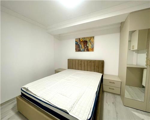 Apartament 4 camere, mobilat, utilat, Între Lacuri.
