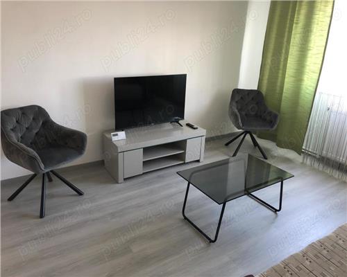 Apartamenr 2 camere, decomandat, mobilat, Între Lacuri.