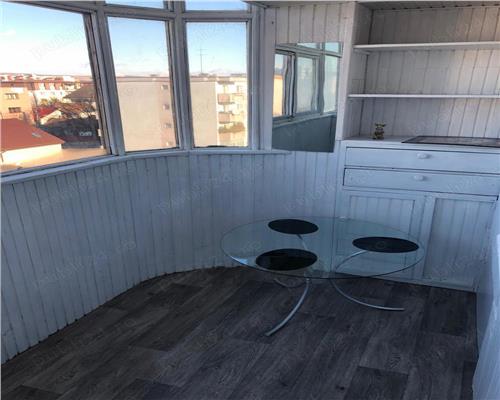 Apartamenr 2 camere, decomandat, mobilat, Între Lacuri.