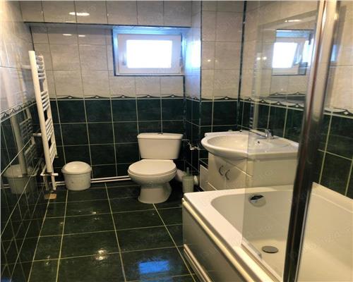 Apartamenr 2 camere, decomandat, mobilat, Între Lacuri.