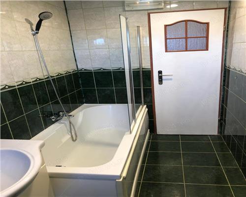 Apartamenr 2 camere, decomandat, mobilat, Între Lacuri.