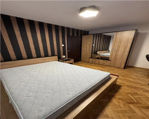 Apartament 3 camere, decomandat, mobilat, zona Pta Marasti.