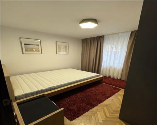 Apartament 3 camere, decomandat, mobilat, zona Pta Marasti.