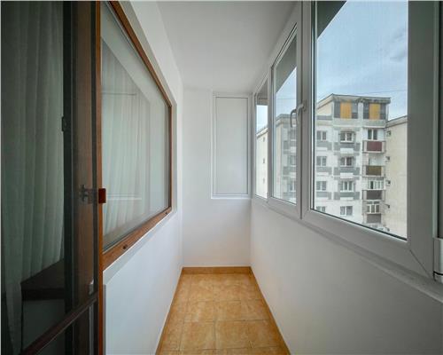 Apartament 2 camere, decomandat, zona Pta Flora.