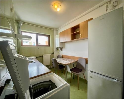 Apartament 2 camere, decomandat, zona Pta Flora.