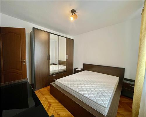 Apartament 2 camere, decomandat, zona Pta Flora.