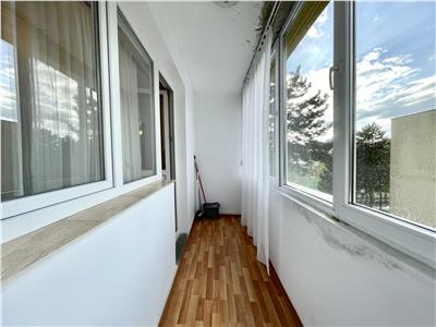 Apartament 3 camere, S 60 mp, mobilat, utilat, zona Pta Flora.