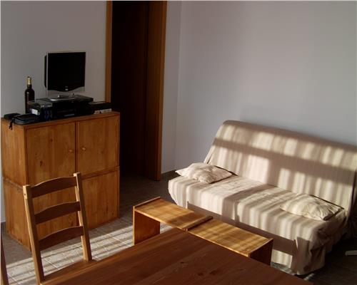 Apartament 2 camere, S45 mp + parcare, zona Golden Tulip.