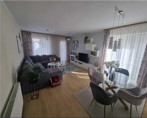 Apartament 4 camere, decomandat, parcare, boxa, Intre Lacuri.