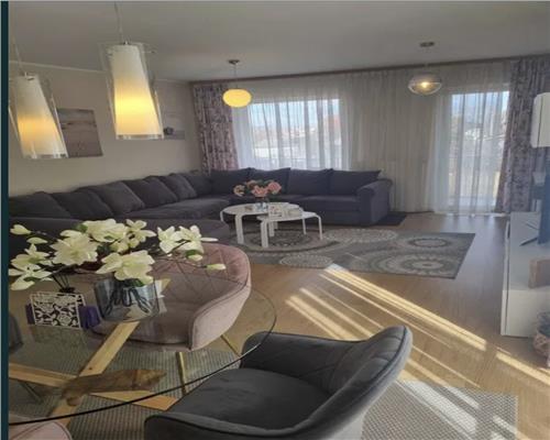 Apartament 4 camere, decomandat, parcare, boxa, Intre Lacuri.