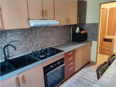 Apartament 3 camere, mobilat, utilat, zona Piata Flora.
