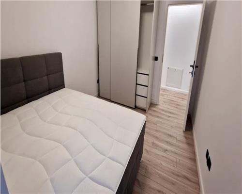 Apartament 2 camere, prima închiriere, Frunziului.