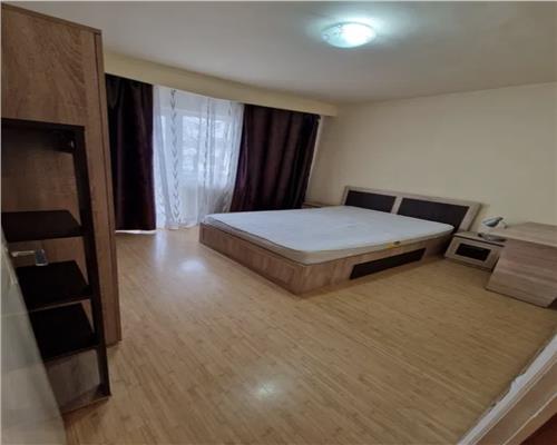 Apartament 2 camere, decomandat, mobilat, Între Lacuri.