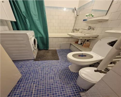 Apartament 2 camere, decomandat, mobilat, Între Lacuri.