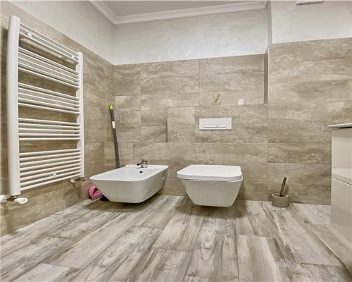 Apartament 2 camere, bloc nou, parcare, mobilat, utilat, Europa.
