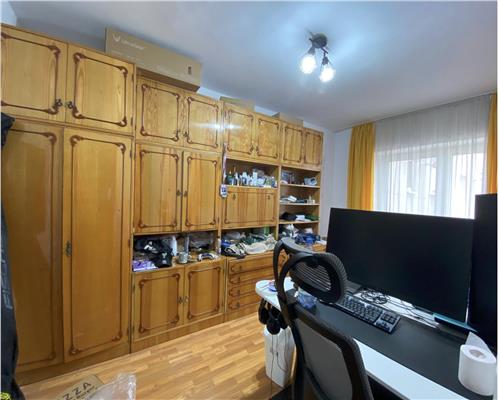 Apartament 3 camere, S 65 mp, decomandat, garaj, Marasti.