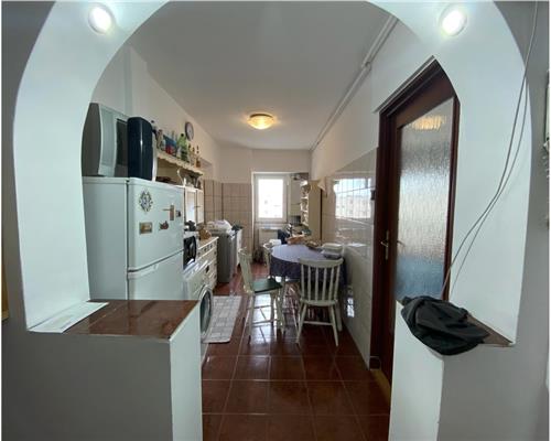 Apartament 3 camere, S 65 mp, decomandat, garaj, Marasti.